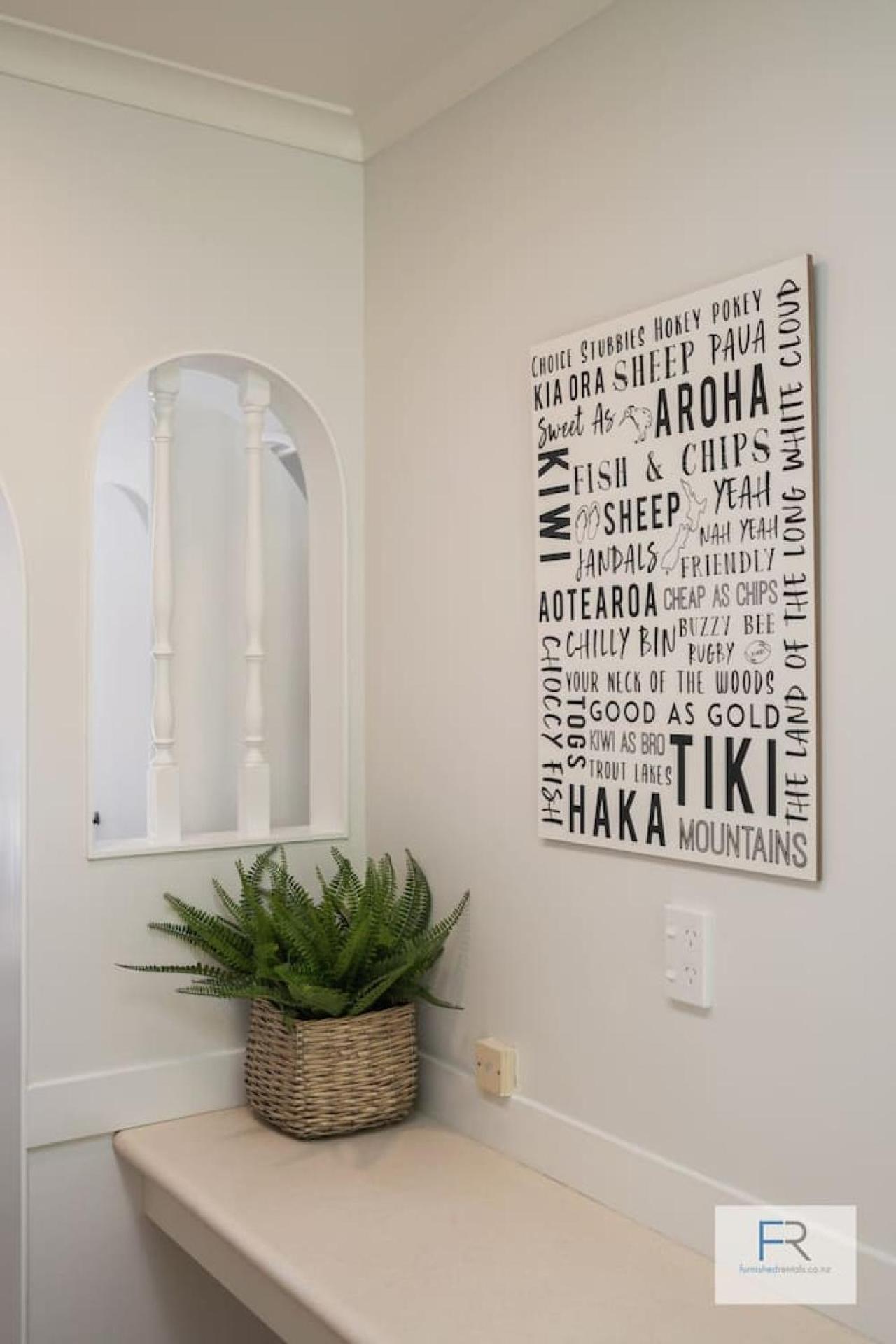 Spanish Charm - Stylish 3br Steps From The Holiday home