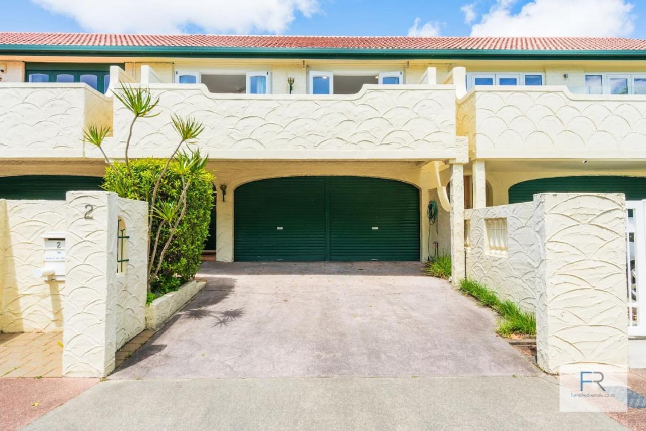 Holiday home Spanish Charm - Stylish 3br Steps From The
