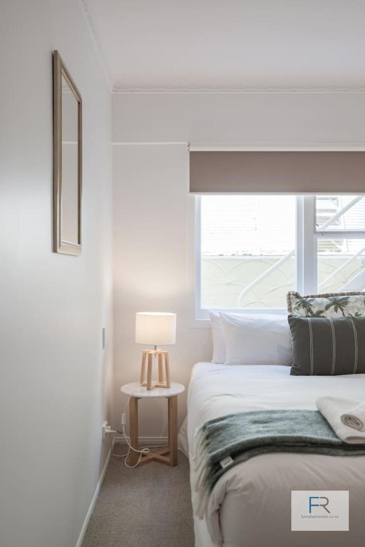Spanish Charm - Stylish 3br Steps From The Auckland