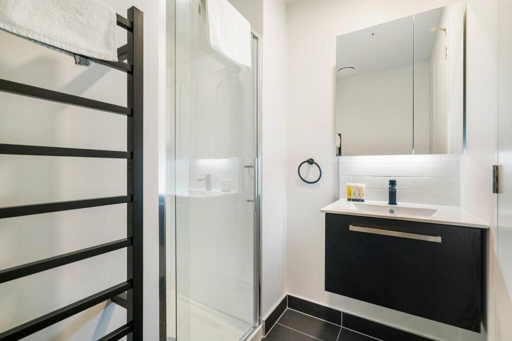 Apartment In Akl Cbd Auckland