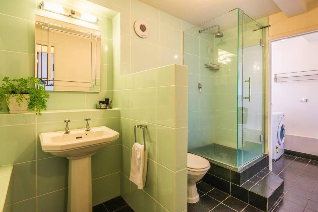 Mt Eden Art Deco Apartment Auckland