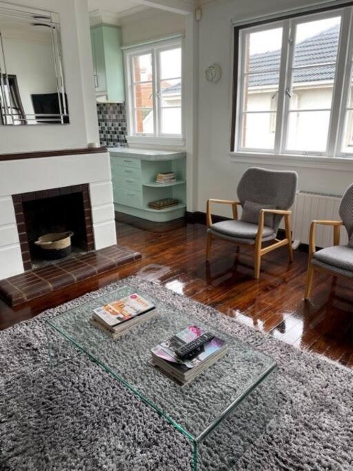 Mt Eden Art Deco Apartment