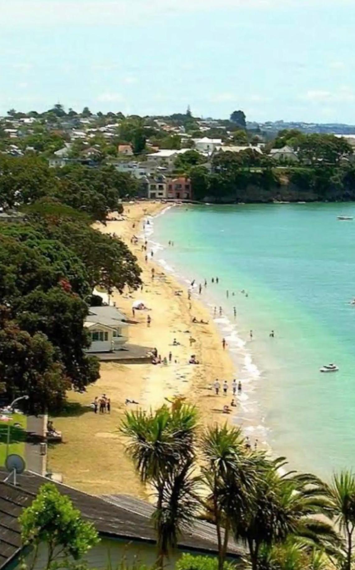 Devonport Cliff Church Conversion - Stunning Views * Auckland
