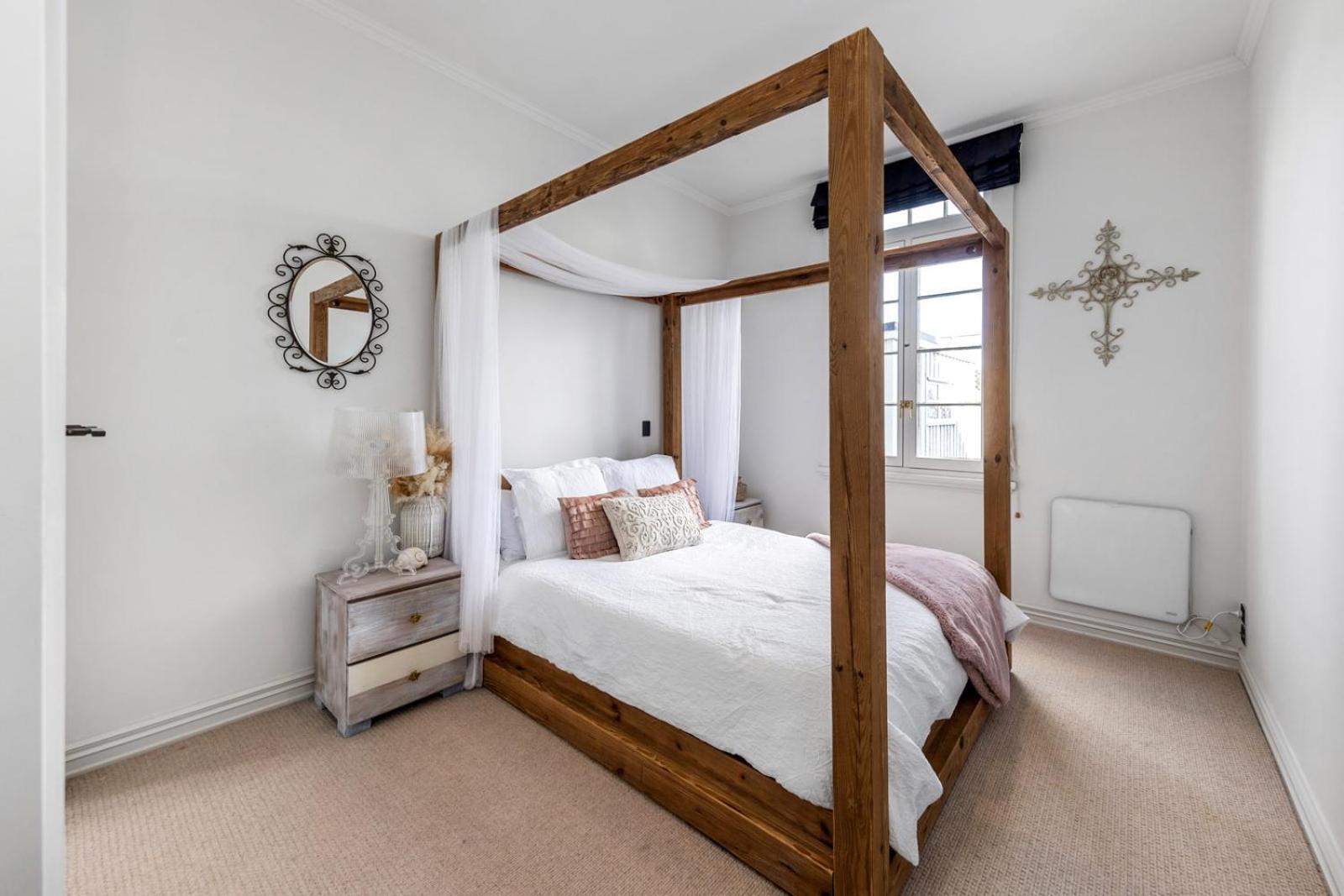 Villa Devonport Cliff Church Conversion - Stunning Views Auckland