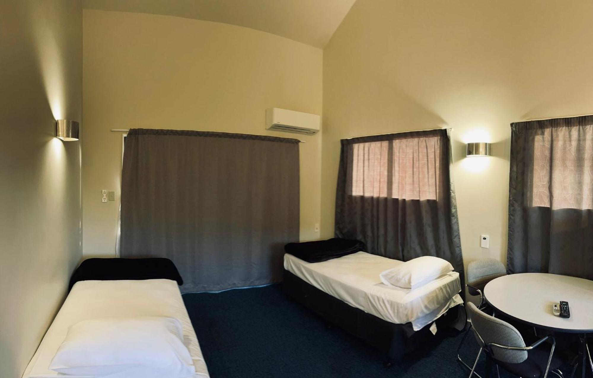 Motel Rayland Epsom 2*