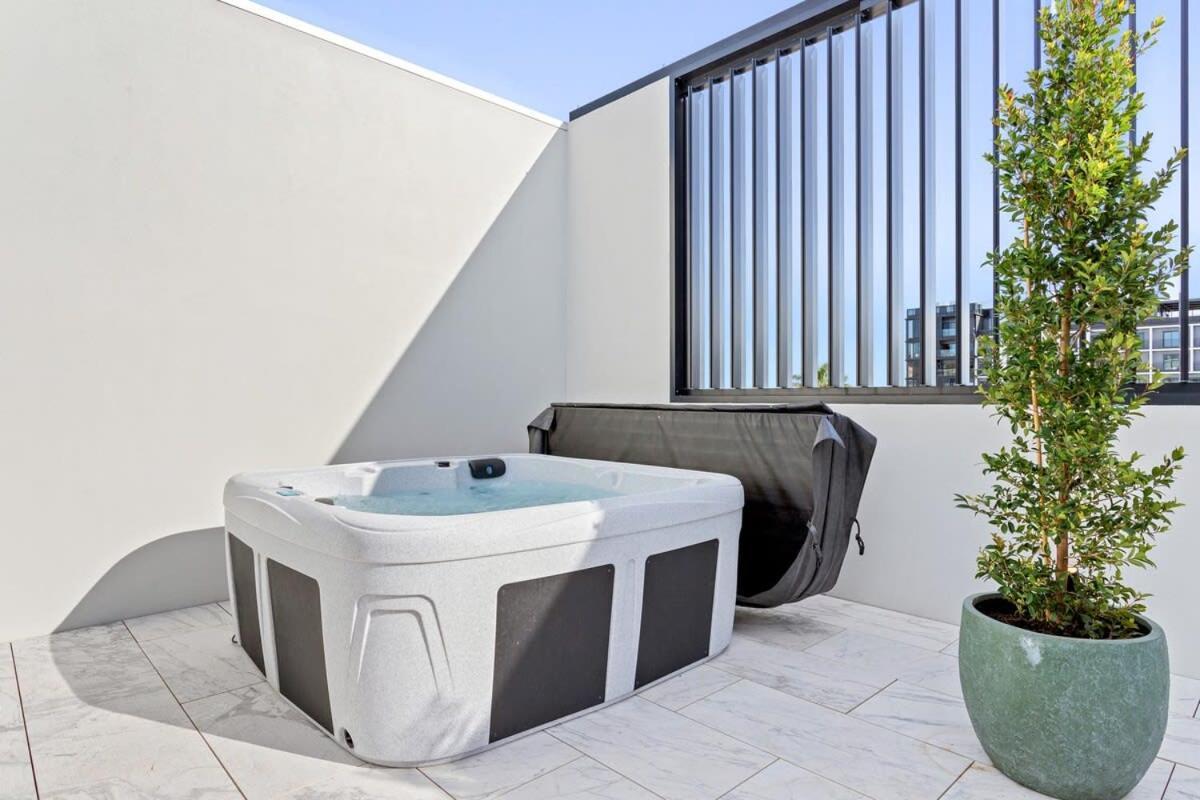 The Cube On Upper Queen Street Holiday home