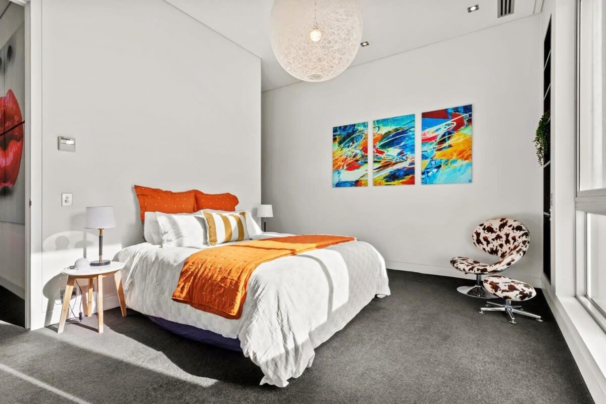 The Cube On Upper Queen Street Holiday home *