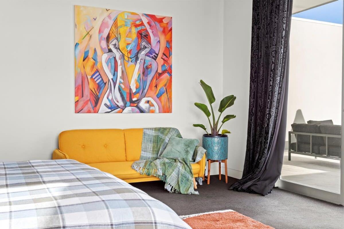 The Cube On Upper Queen Street Holiday home *
