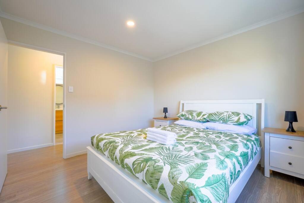 Three-bedroom In Somerville Auckland