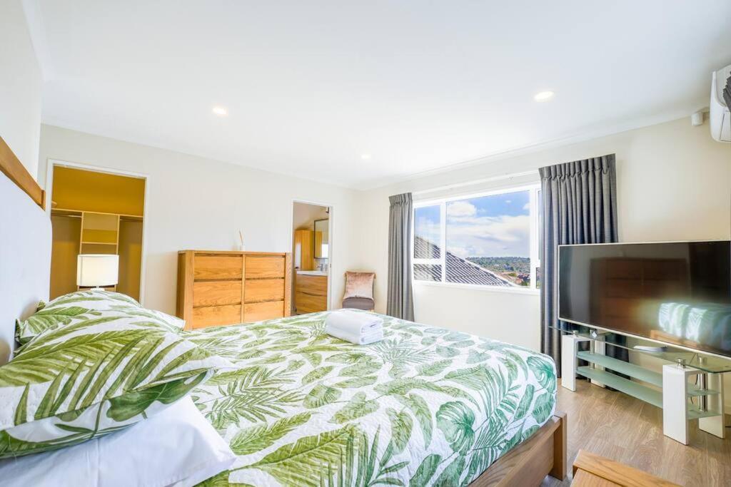 Three-bedroom In Somerville Villa *