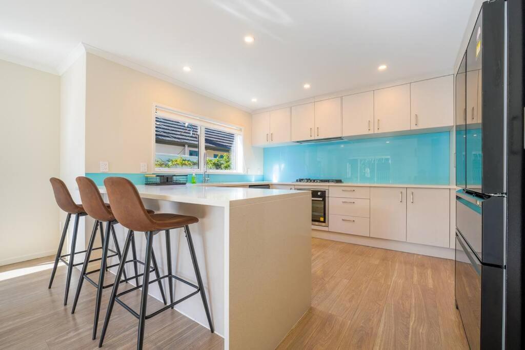 Three-bedroom In Somerville Villa Auckland