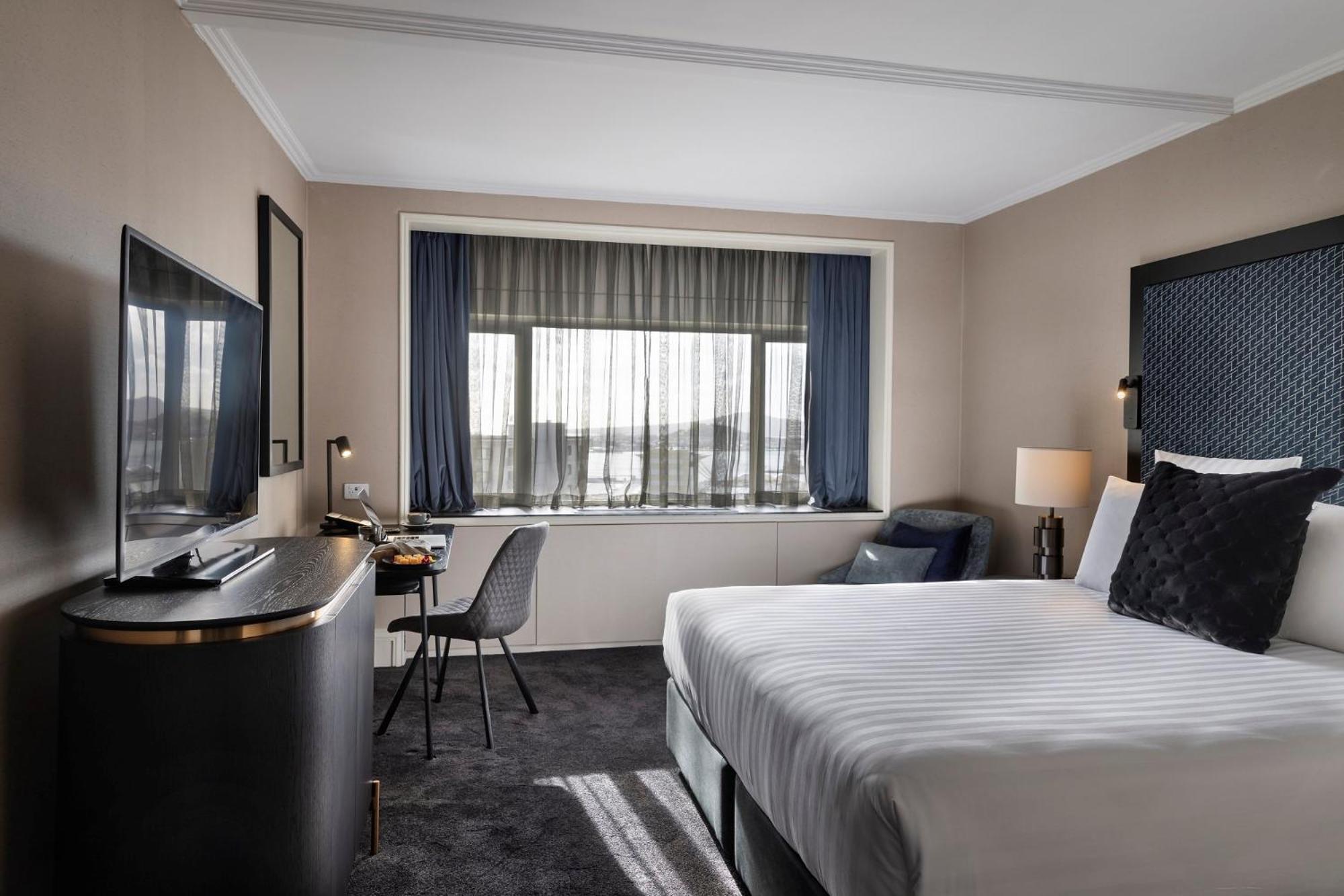 Pullman & 5*