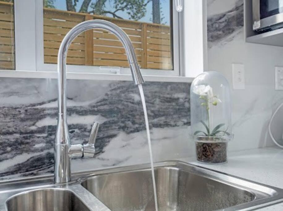 Holiday home Seaviews With Airport Proximity