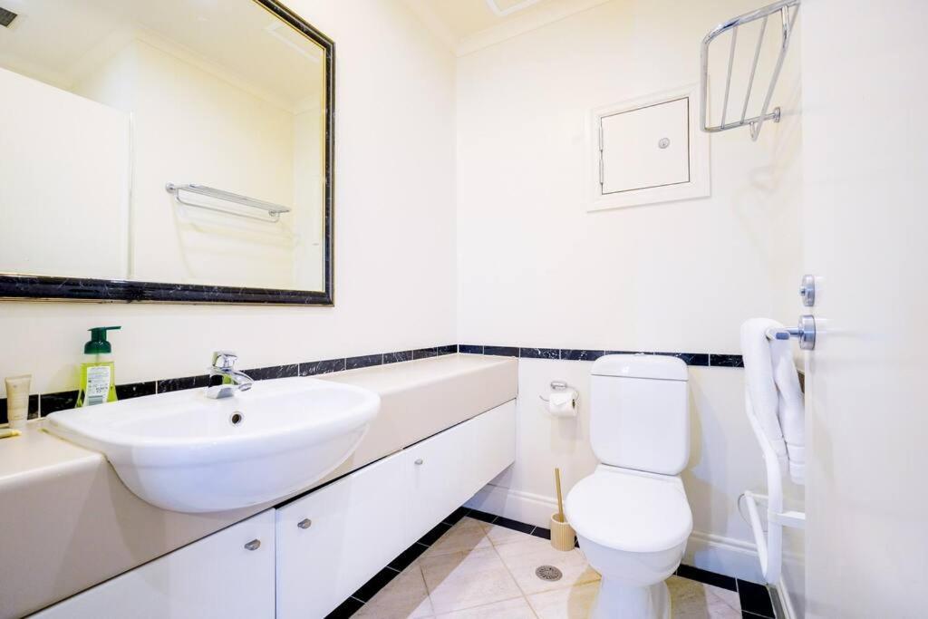 Apartment Life One Bedroom In Heart Of Cbd Auckland