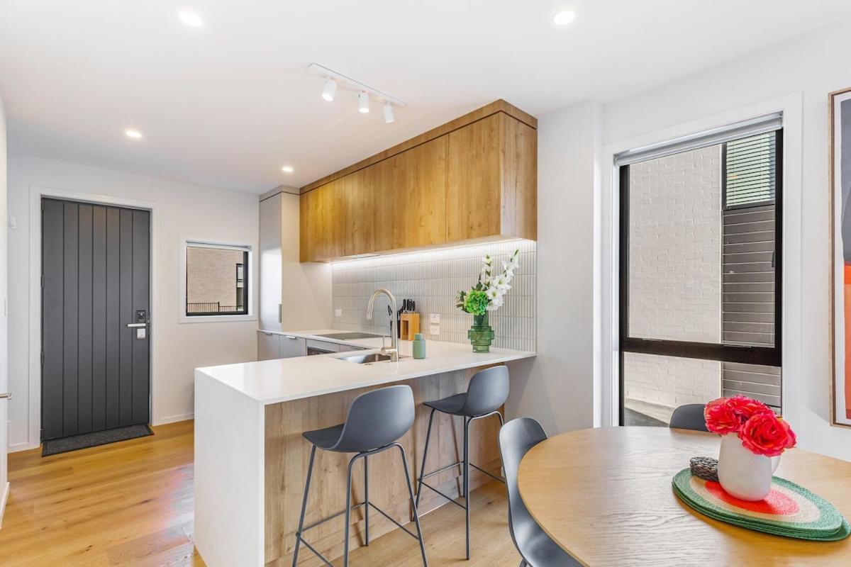 Modern 2br Townhouse In Mission Bay * Auckland