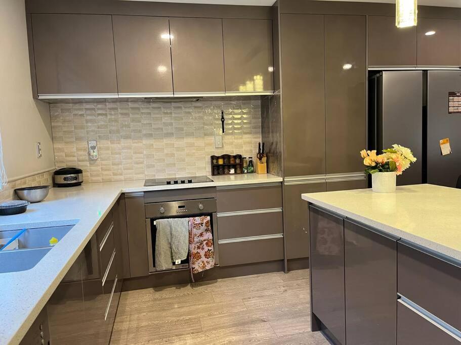 Homestay Perfect With Office Setup -room 101 Auckland