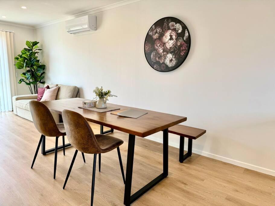 Henderson - 4-bedrooms Apartamento *