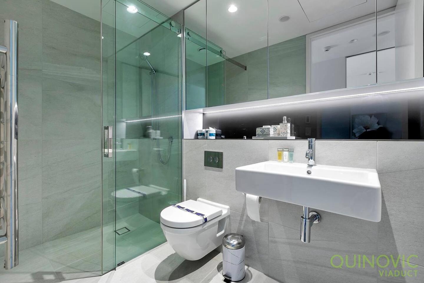Qv Waterfront Executive -