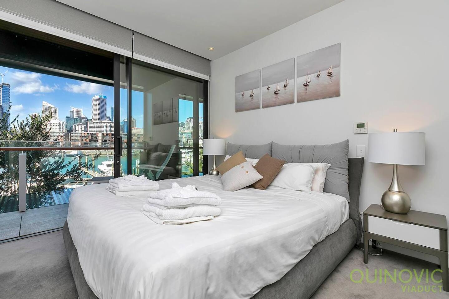 Apartment Qv Waterfront Executive -