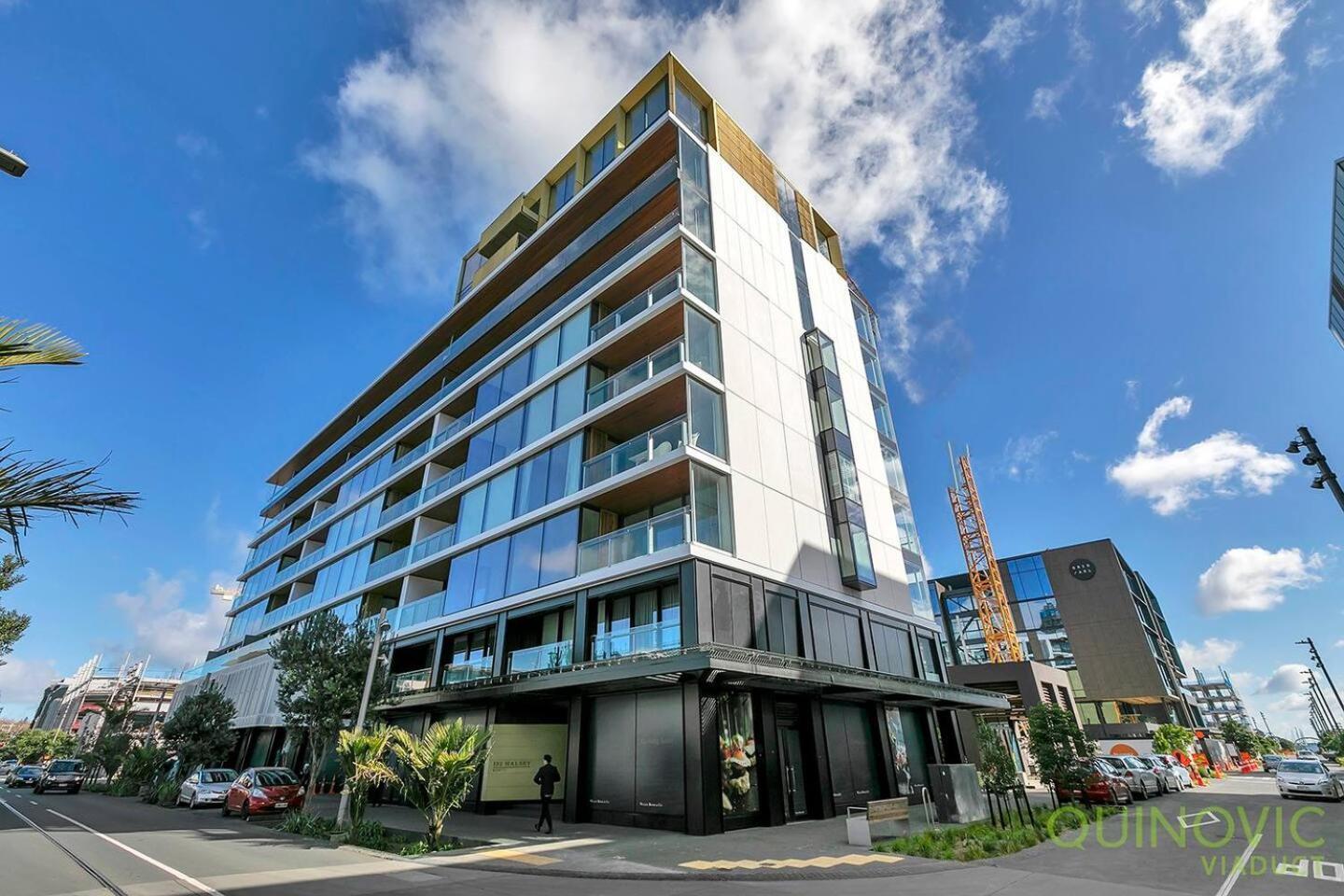 Qv Waterfront Executive - * Auckland