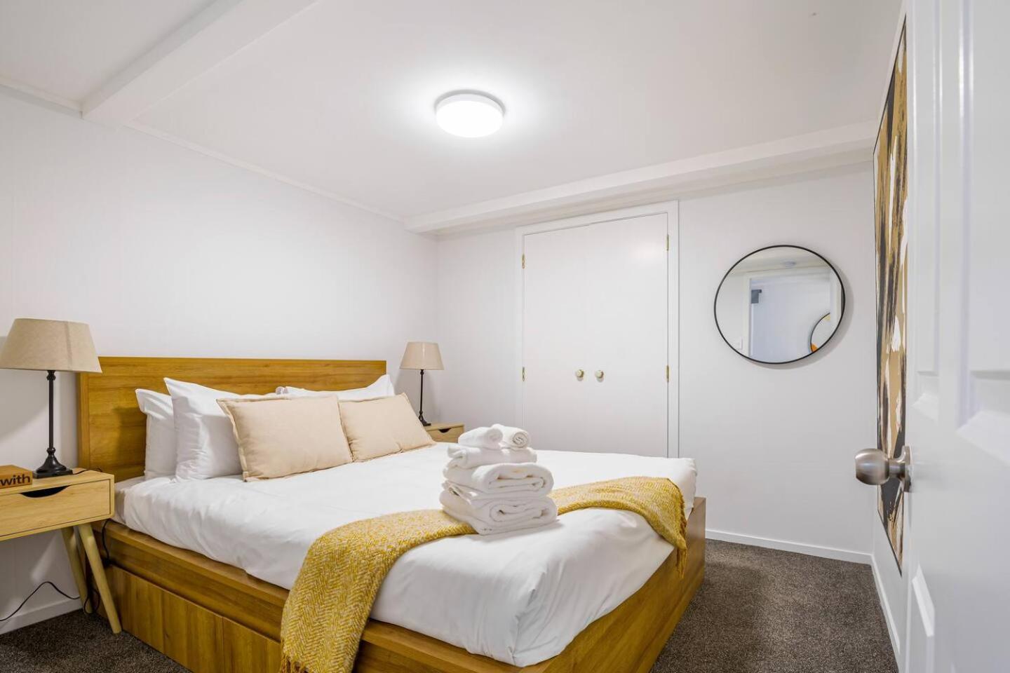 Riches Serendipity With Parking And Air-con * Auckland