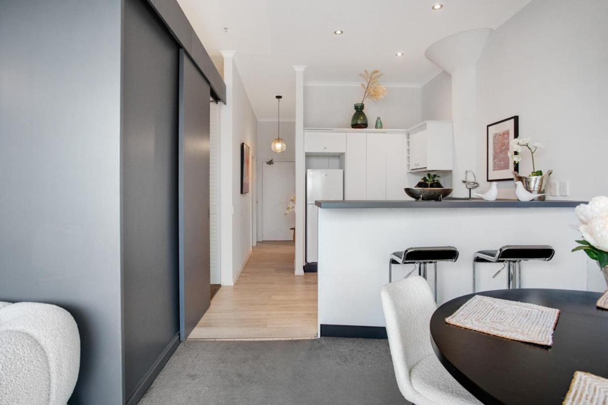 Apartment Princes Wharf 2 Bedroom Newly Renovated Luxury