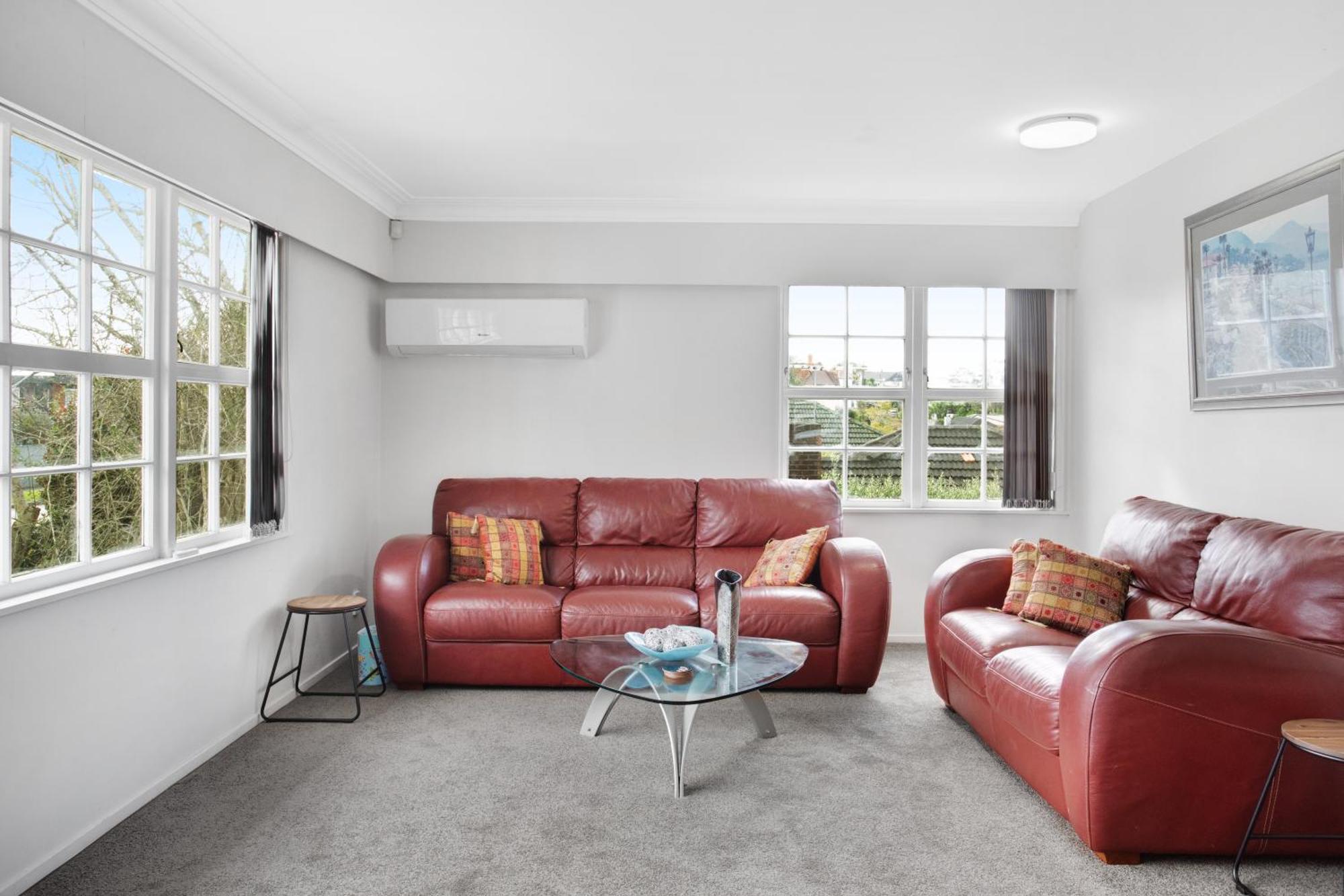 Holiday home Sunlit Glow With Parking And Air-con Auckland