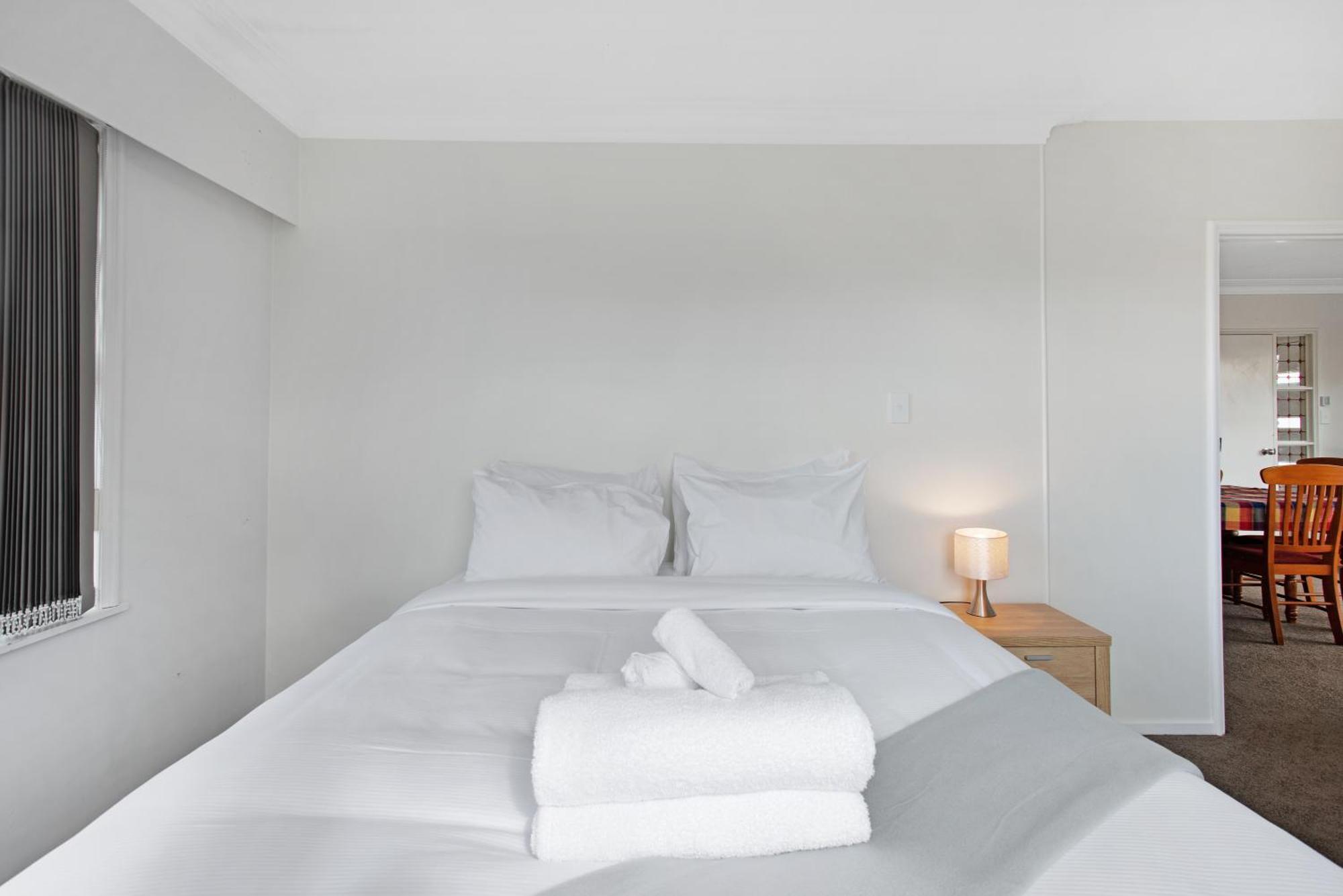 Holiday home Sunlit Glow With Parking And Air-con Auckland