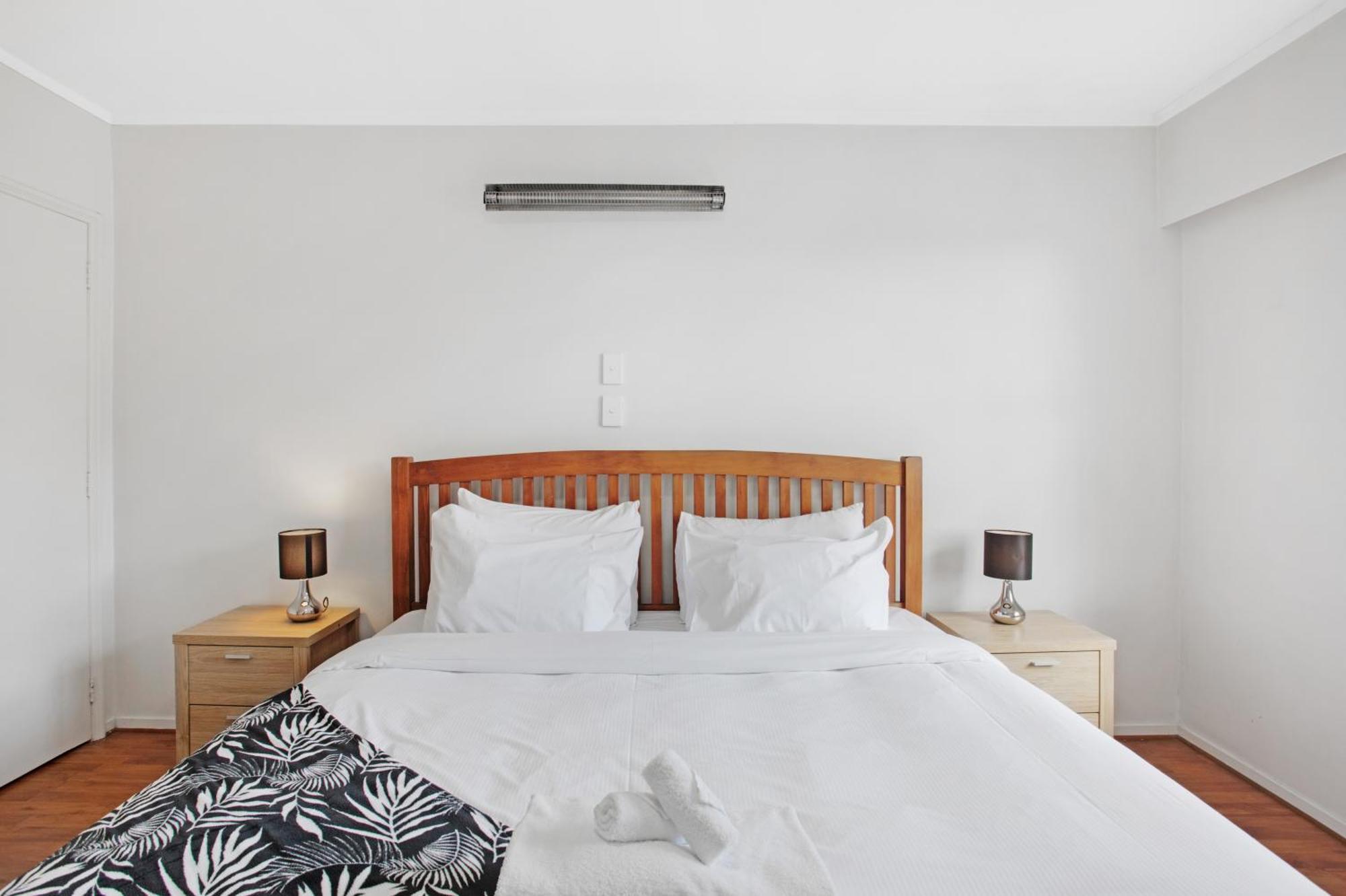 Holiday home Sunlit Glow With Parking And Air-con Auckland