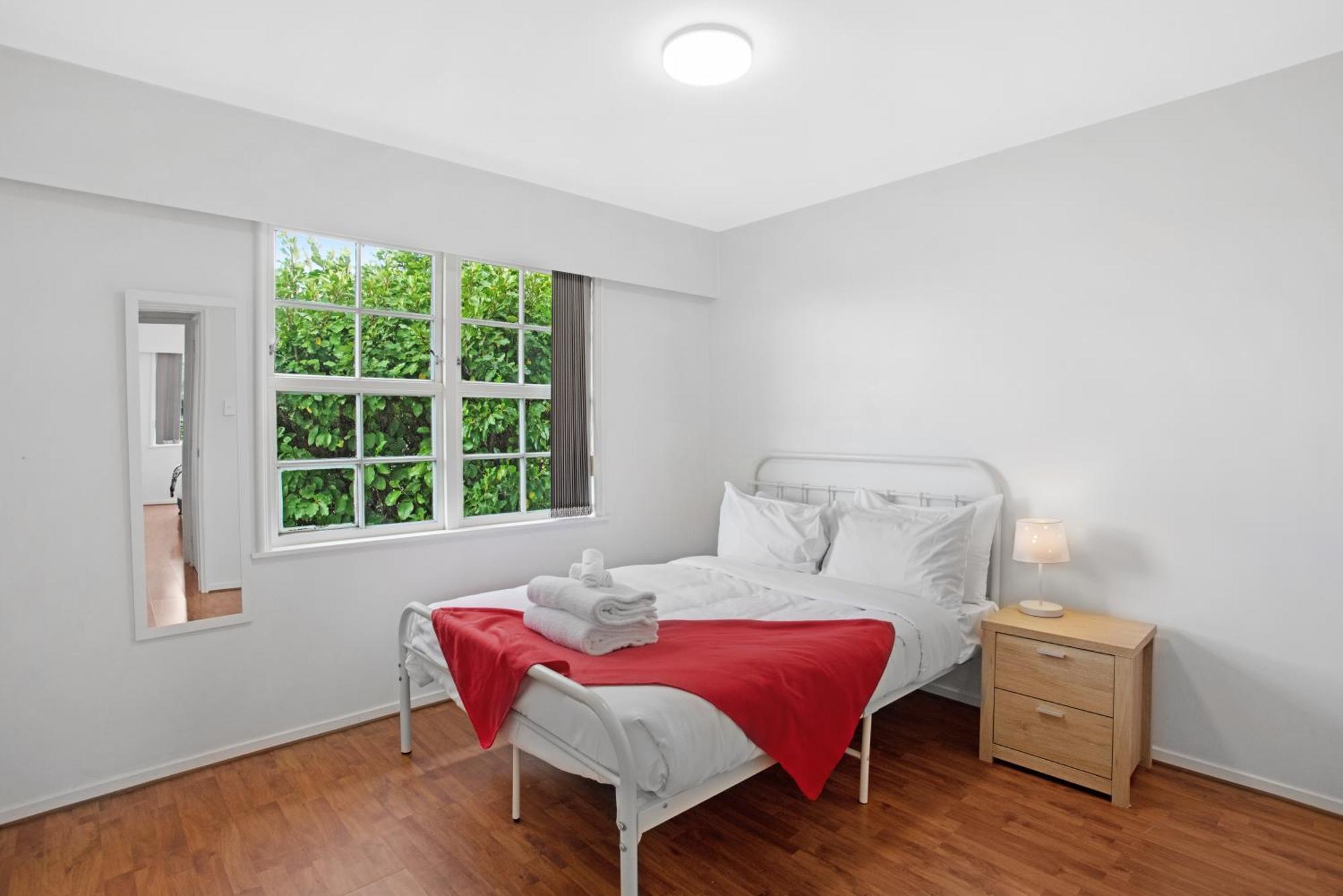 Holiday home Sunlit Glow With Parking And Air-con Auckland
