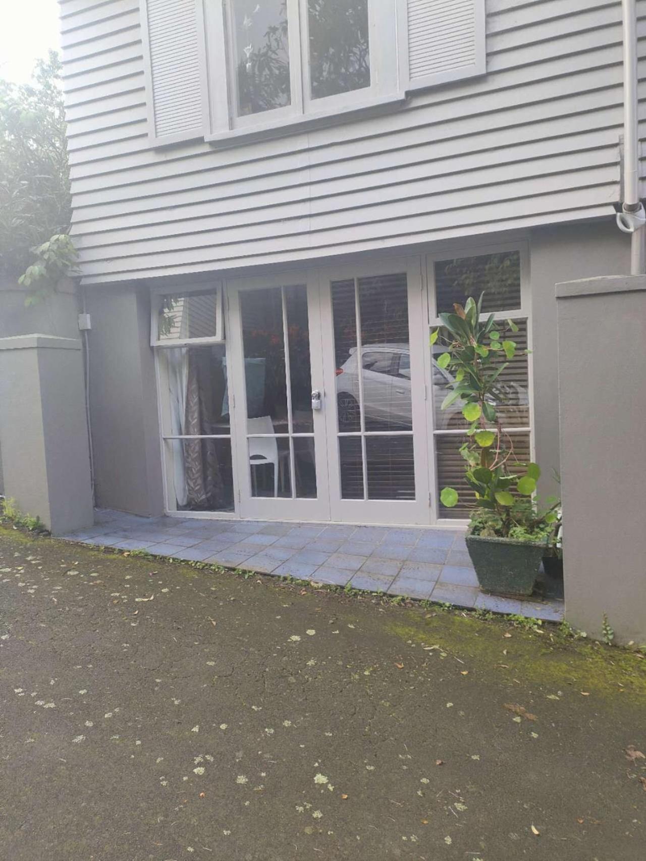 1 Queen Bed And 1 Sofa Bed, B, 25 Glenfell Place, Epsom, *