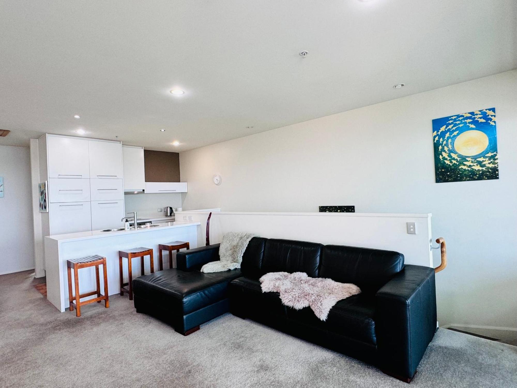 Waterview Penthouse Apartment