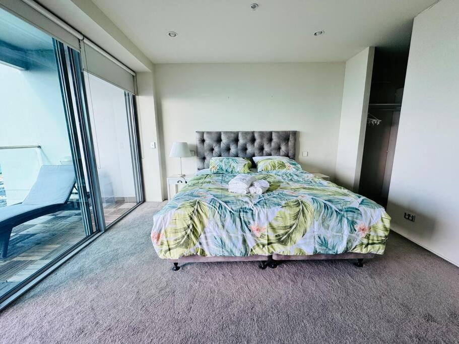 Waterview Penthouse Apartment