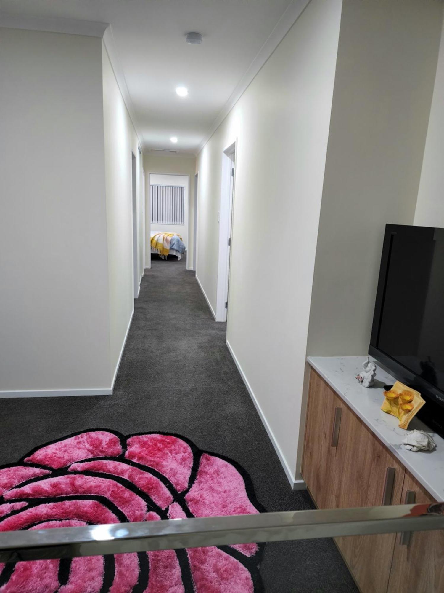 Pristine Step To Transit Holiday home
