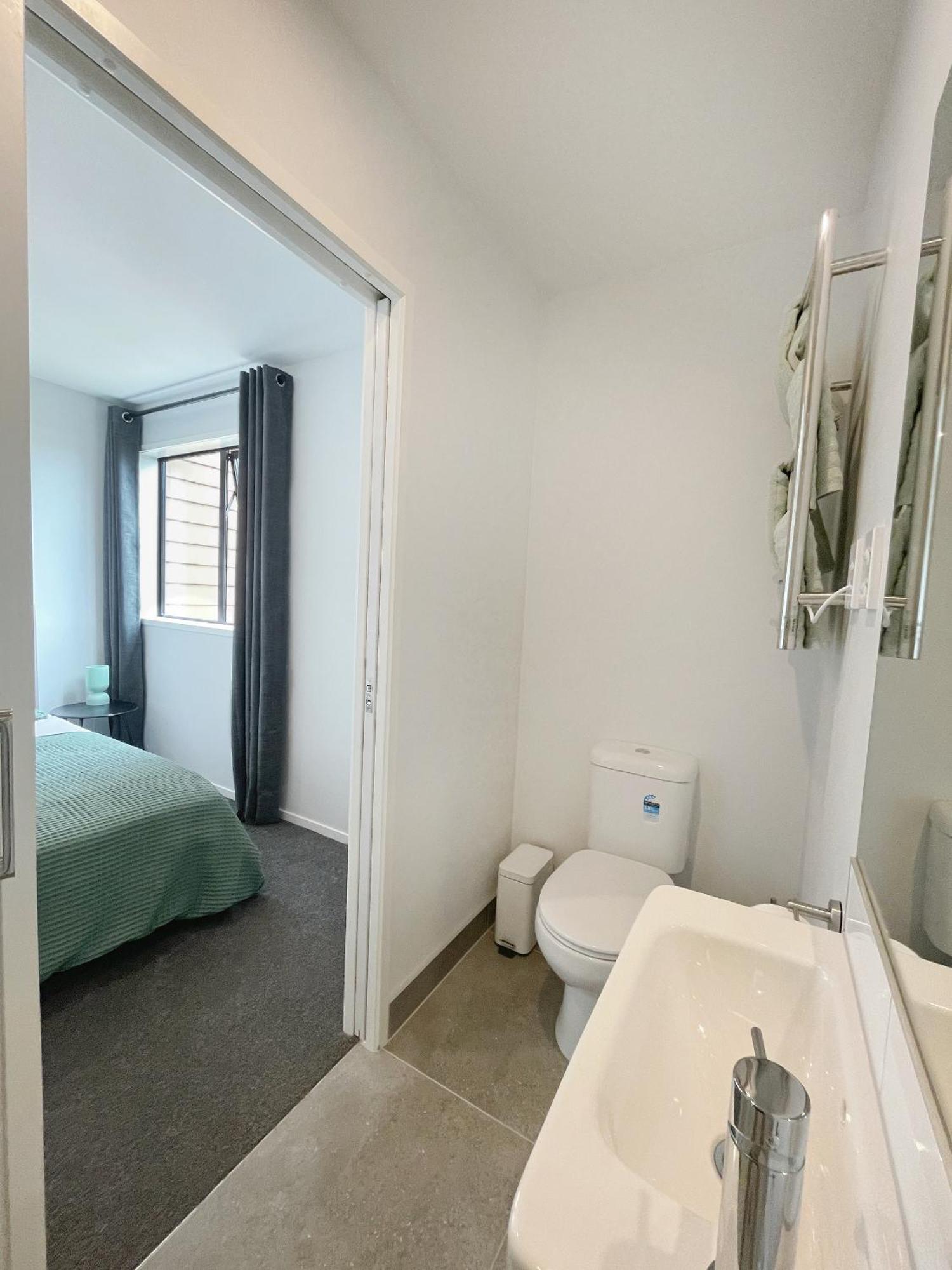 Brand New Modern 2br Townhouse *