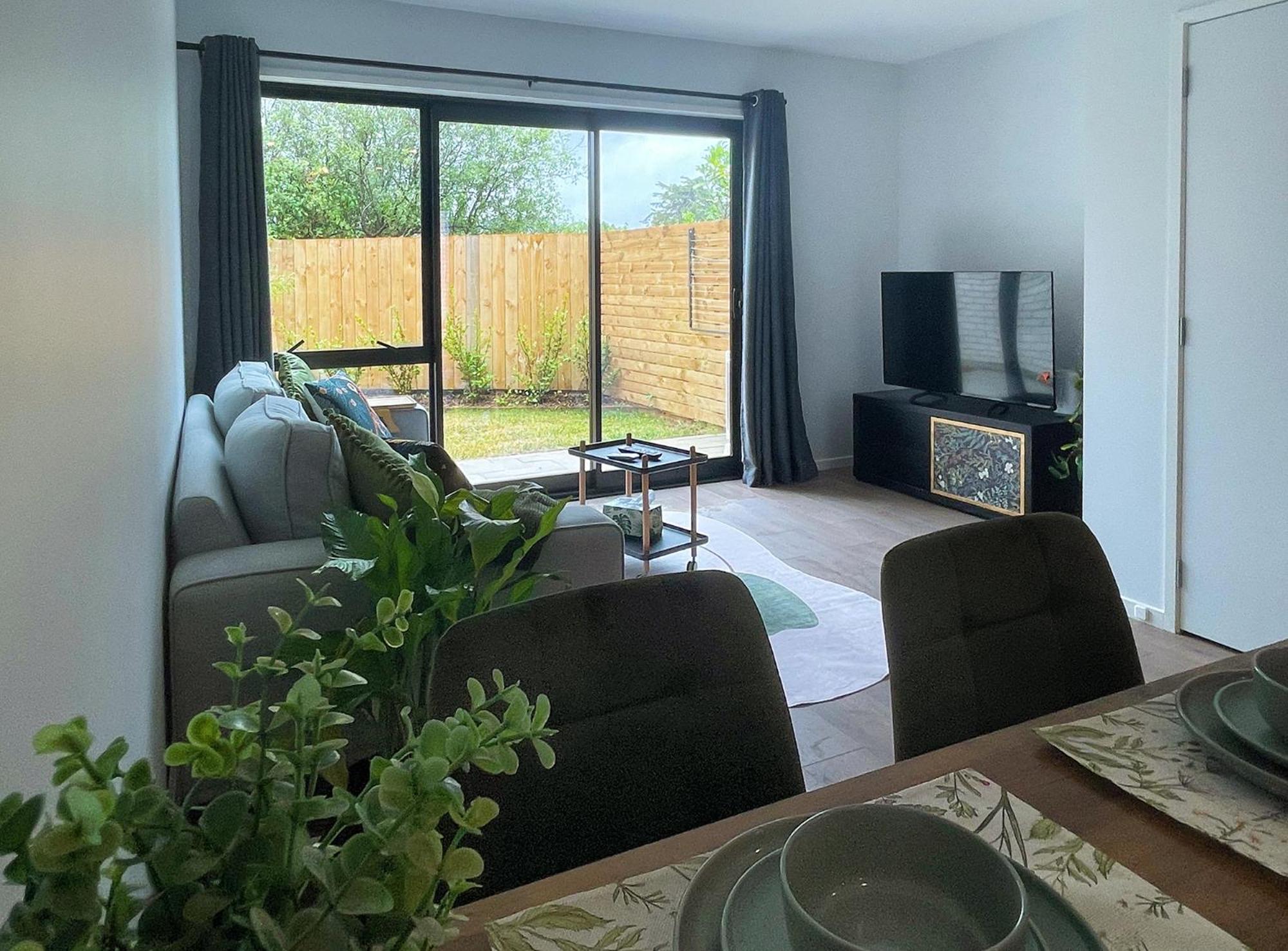 Brand New Modern 2br Townhouse *