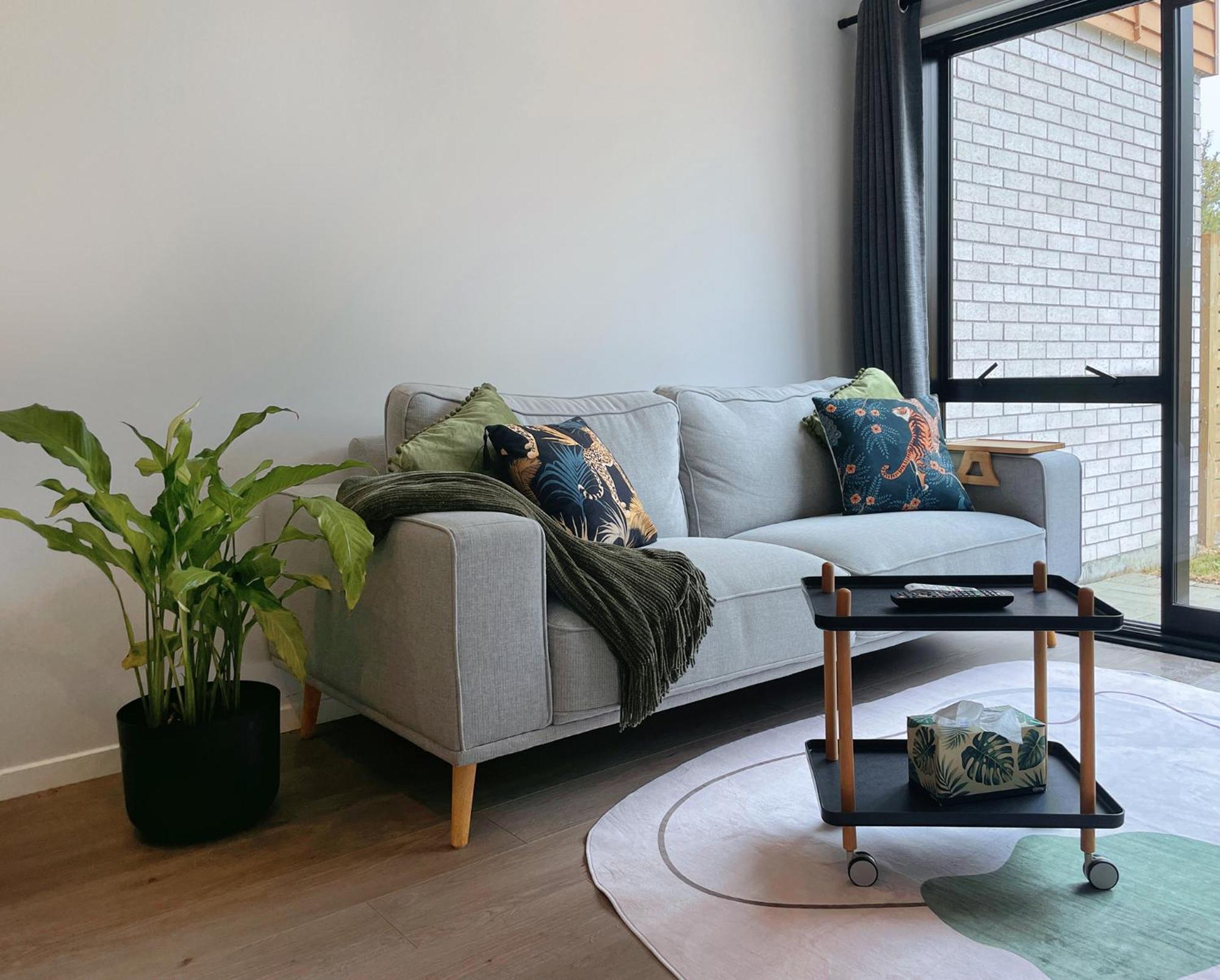Brand New Modern 2br Townhouse Apartment *
