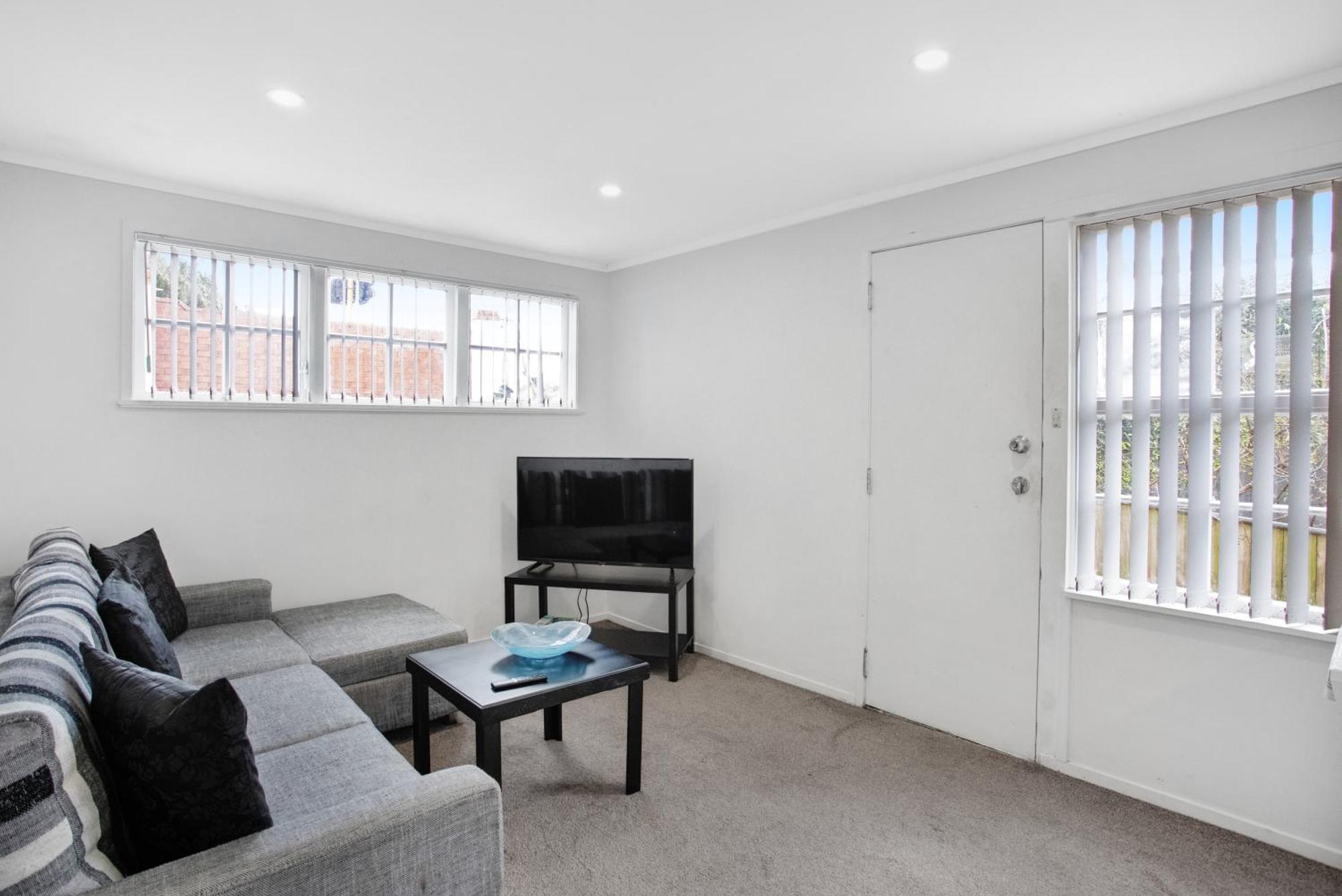Sunny Beam Guest With Parking And Kitchenette Apartment