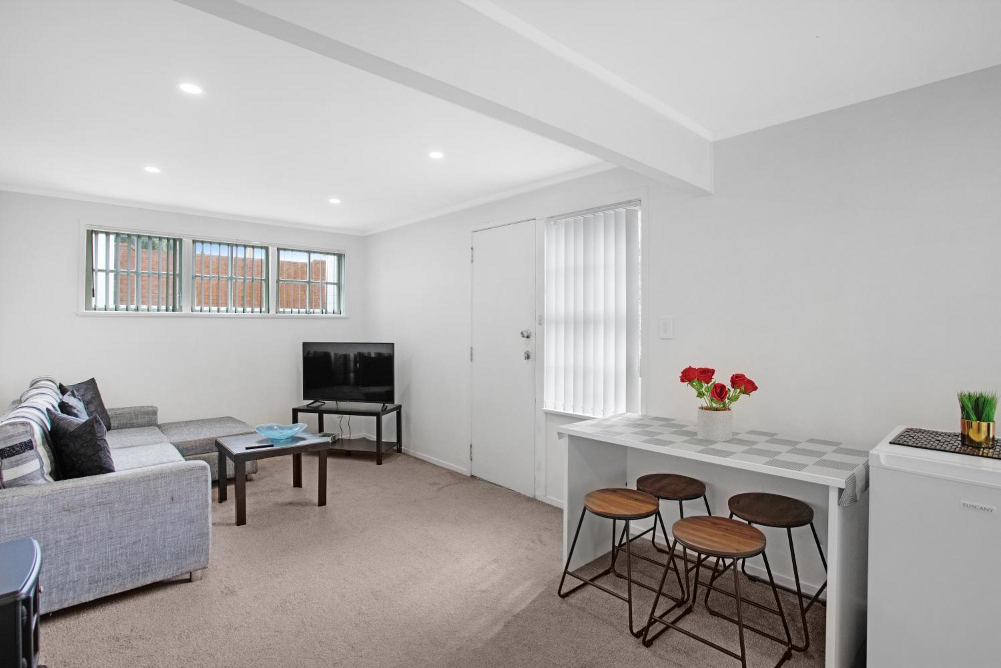 Sunny Beam Guest With Parking And Kitchenette Apartment Auckland