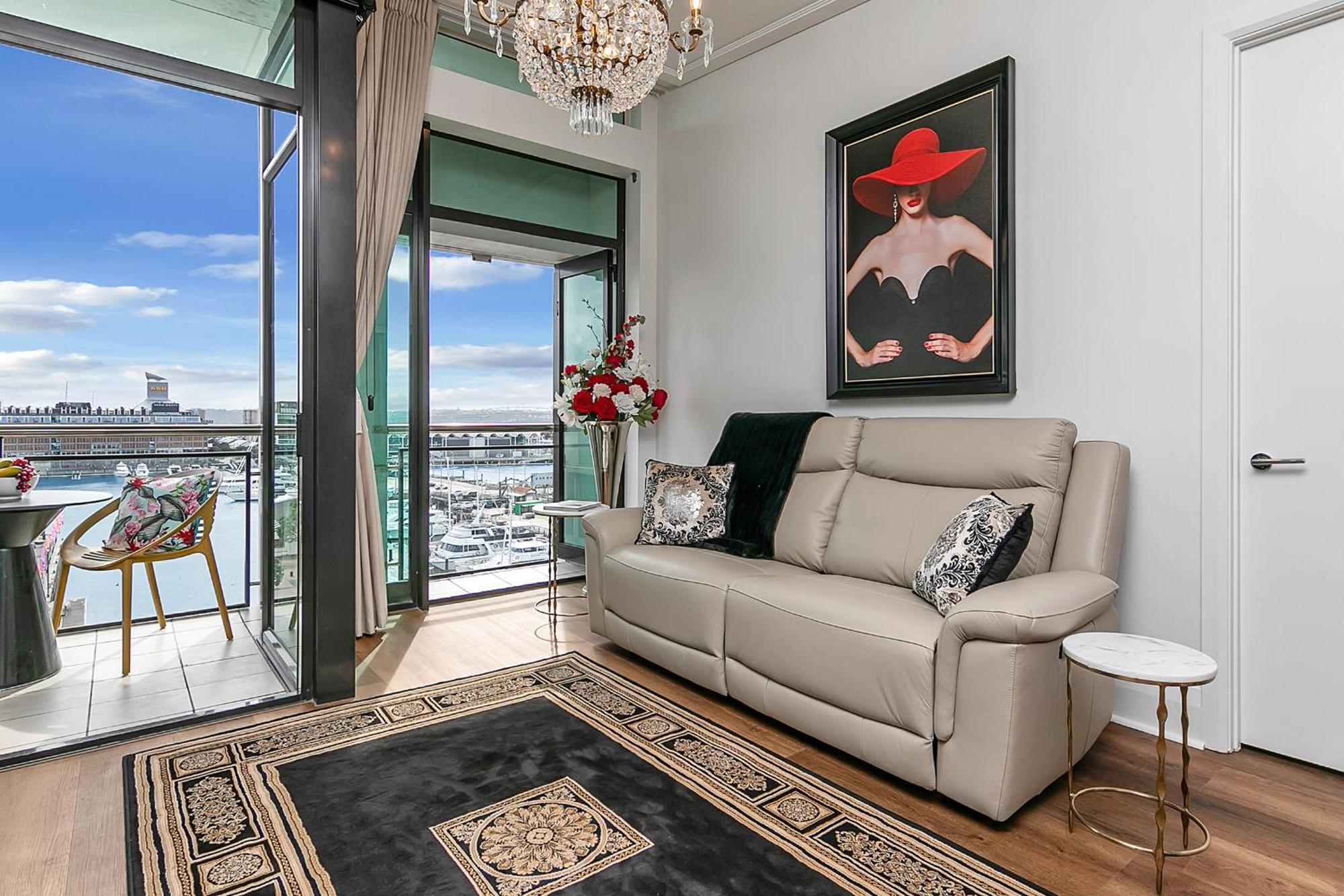 Penthouse Glory *