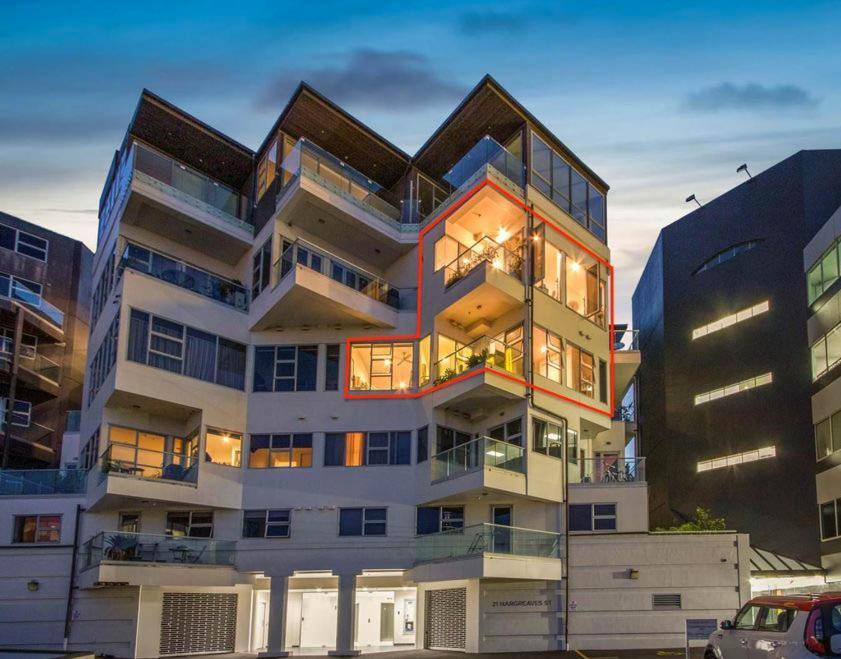 Split Level 125sqm Sub Penthouse Apartment Auckland