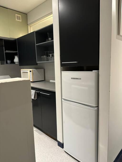 Hyper-central Downtown Apartment Auckland