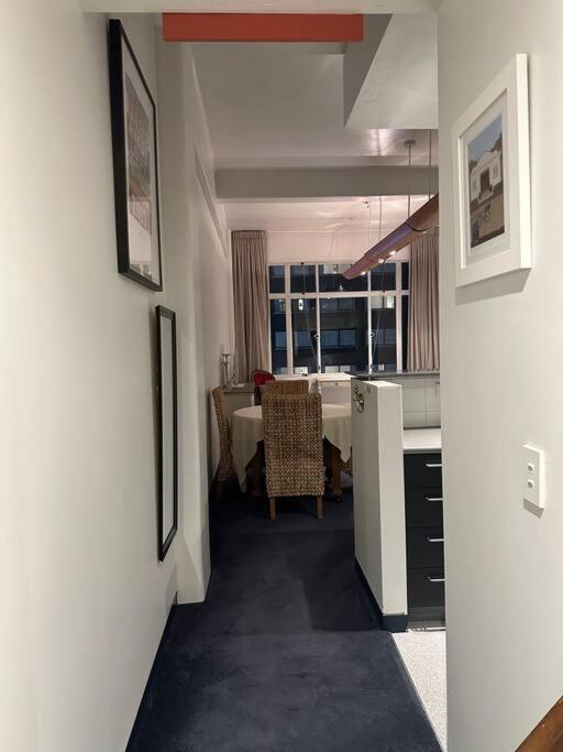 Hyper-central Downtown Apartment *