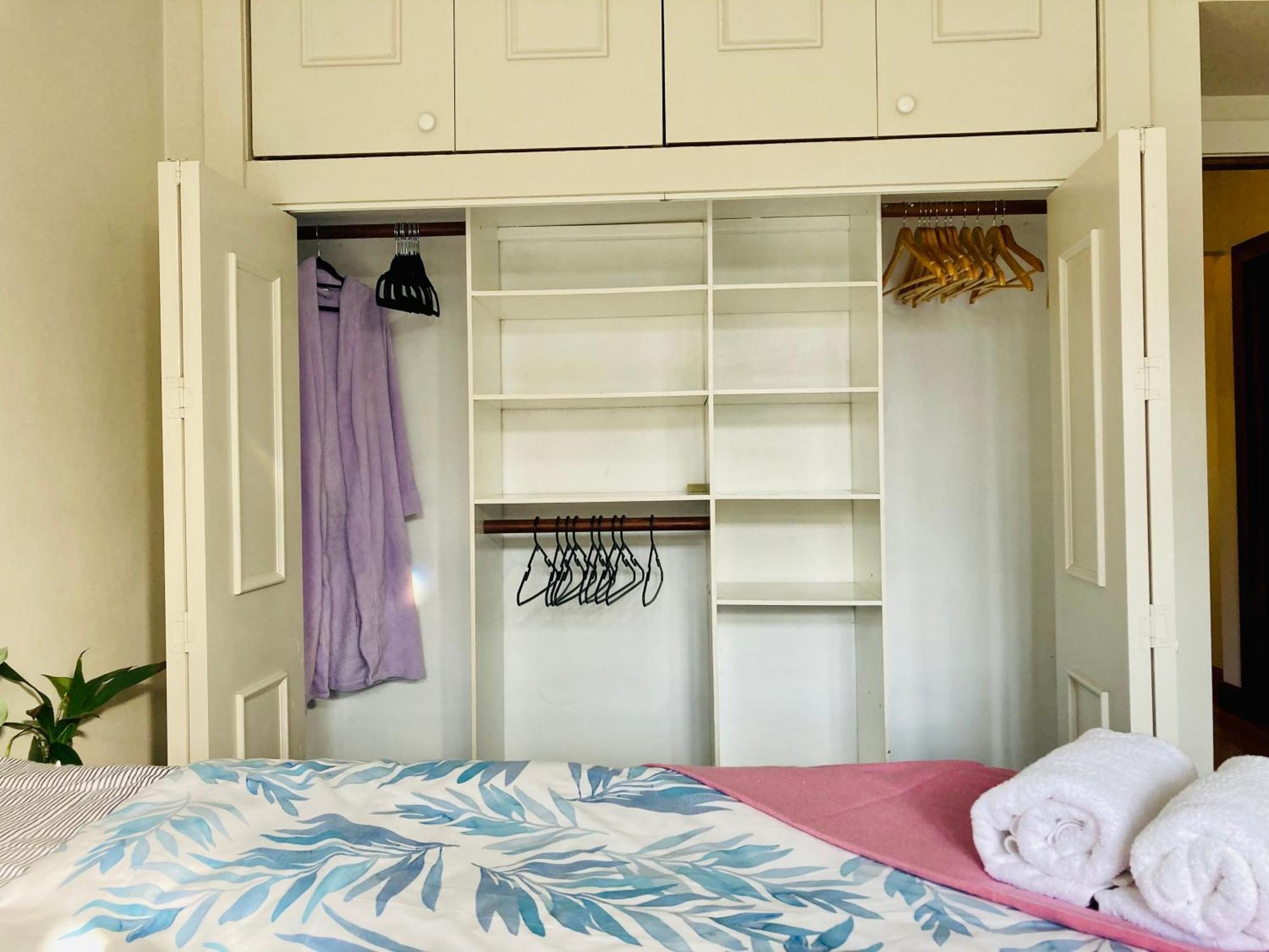 Homestay Spacious And Sunny Master Bedroom In A *