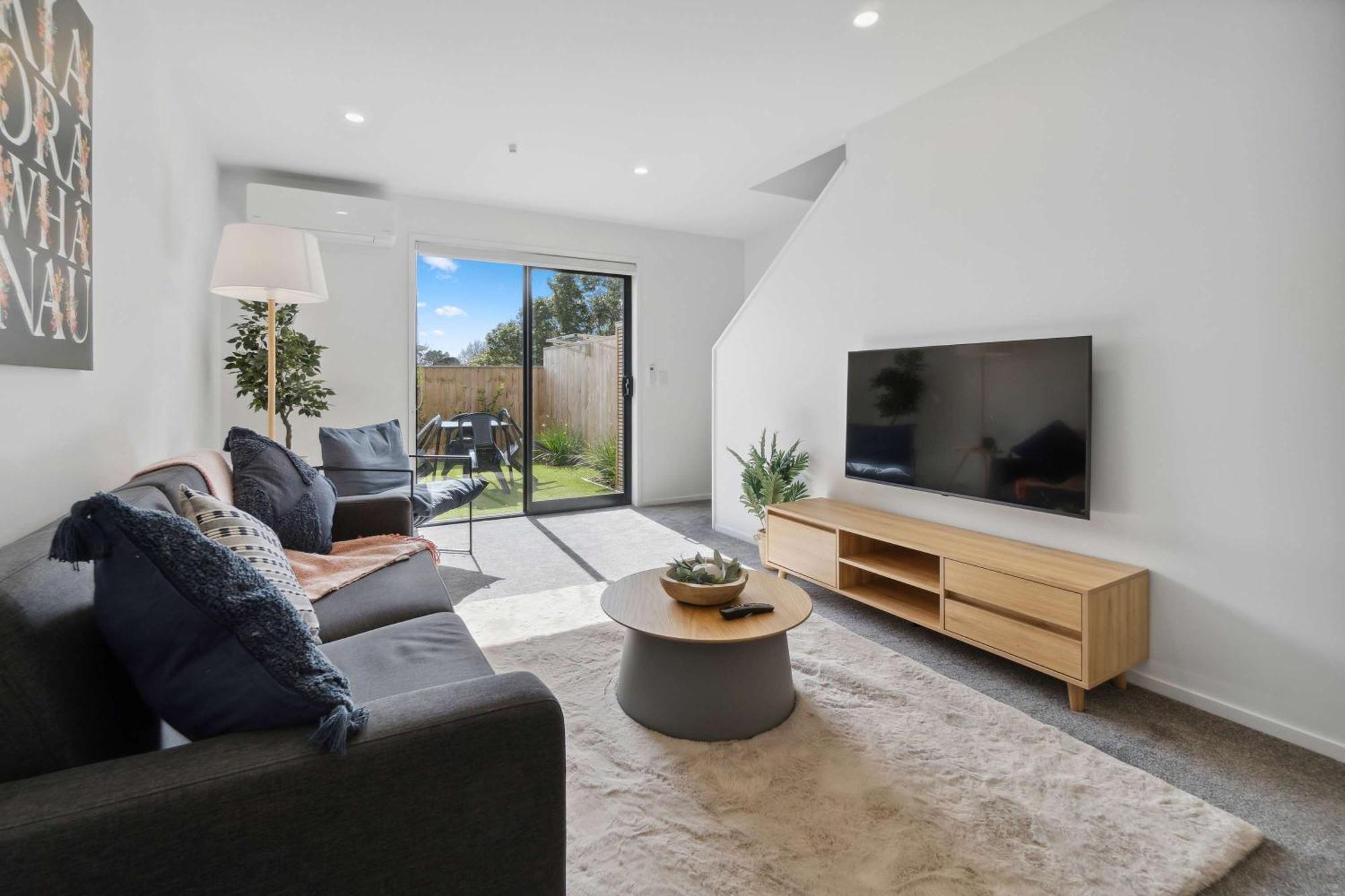 Modern 2-bedroom Retreat With Private Patio *