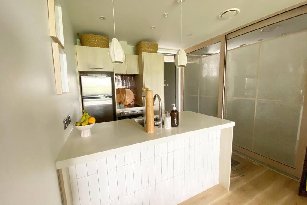 Designer Ponsonby And K Road One Bedroom With Carpark