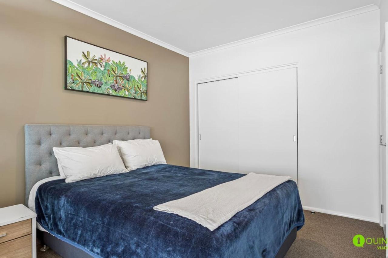 Cosy 1br Princes Wharf *