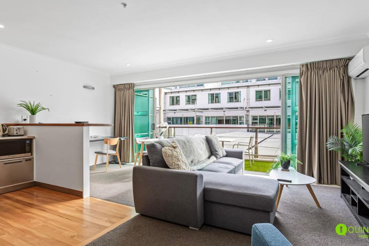 Cosy 1br Princes Wharf *
