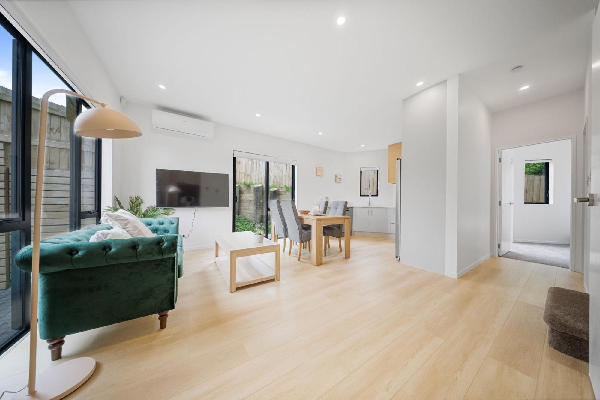 West Harbour Modern 4-bedroom Retreat Auckland