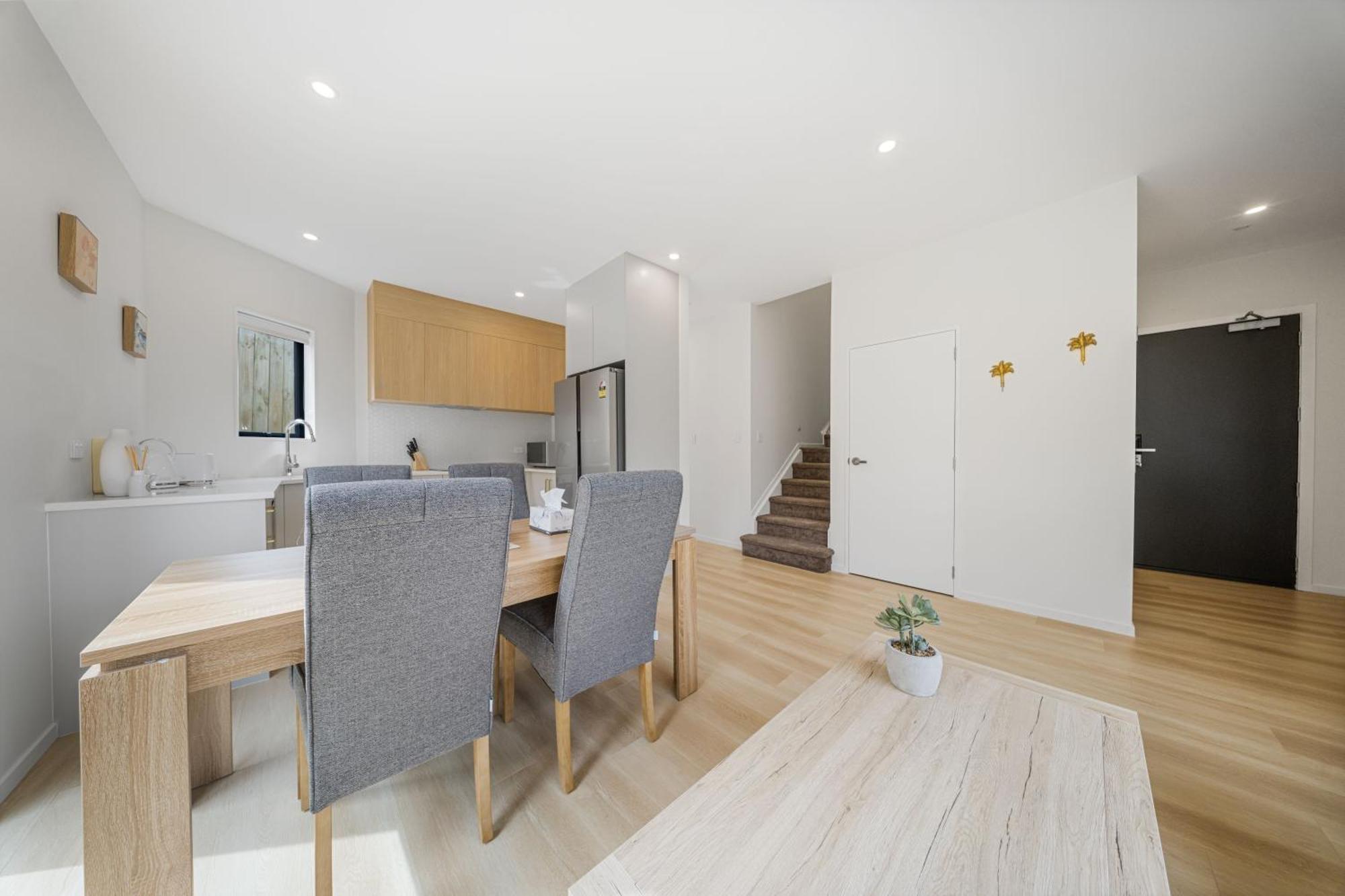 Holiday home West Harbour Modern 4-bedroom Retreat